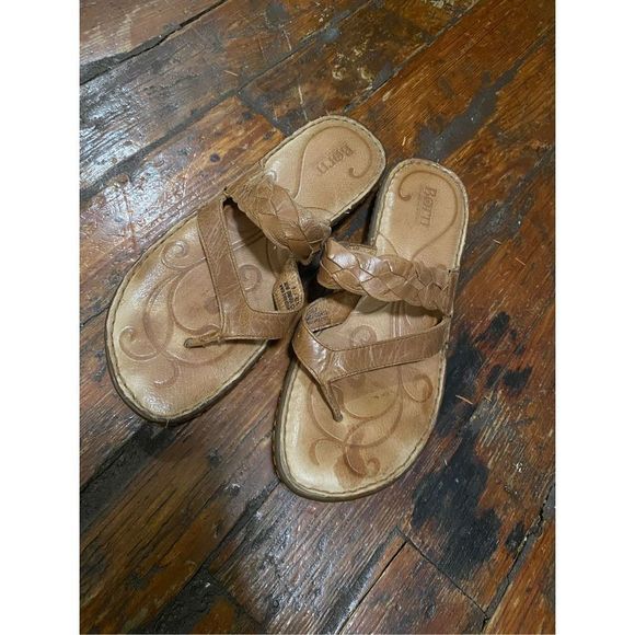 Born Sandal Womens 9 Tan Leather Flip Flop Bohemian Tan born b86802 - Picture 1 of 9